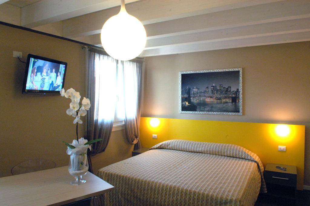 Affittacamere Sale E Pepe Cavaion Veronese Room photo